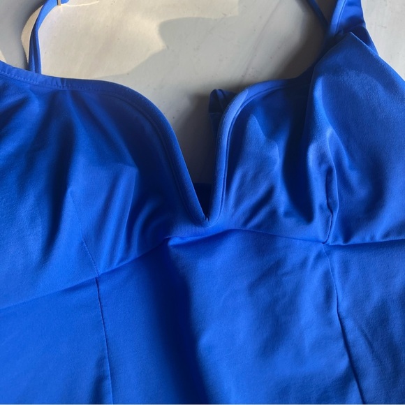BECCA Color Code V-Wire One-Piece Swimsuit Ultra Marine Blue Medium - Picture 6 of 10
